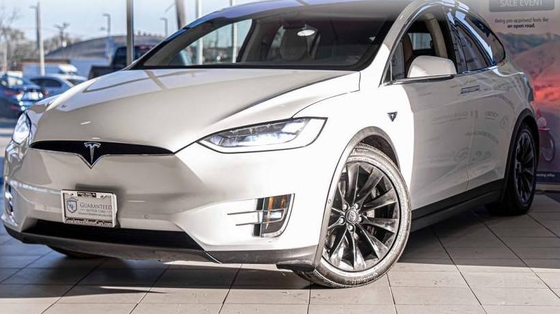 TESLA MODEL X 2017 5YJXCDE22HF053593 image